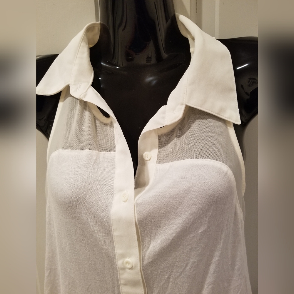 White Zenana Top with V Shaped Top Sheer Back - Picture 2 of 9